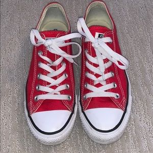 Red low top converse